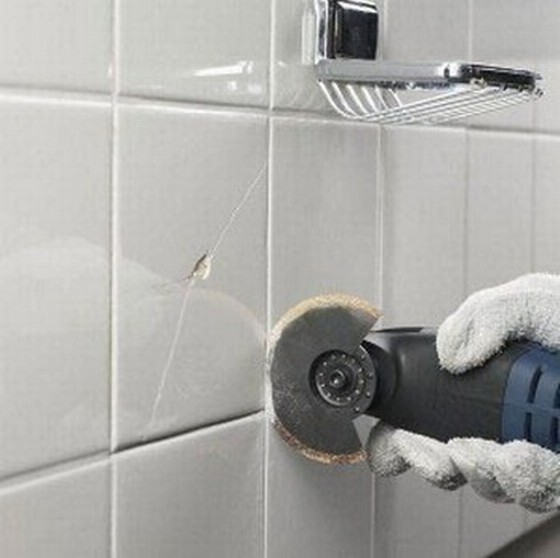 BOSCH GOP10.8VLI 10.8V MULTI CUTTER IN L-BOXX WITH ACCESSORIES SHOWN