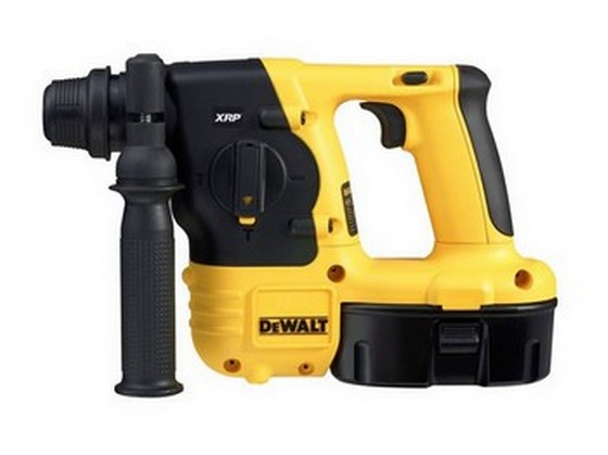 DEWALT DC213KB 18V SDS HAMMER DRILL 2 X 2.6ah Ni-MH BATTERIES + FREE DEWALT BIT SET