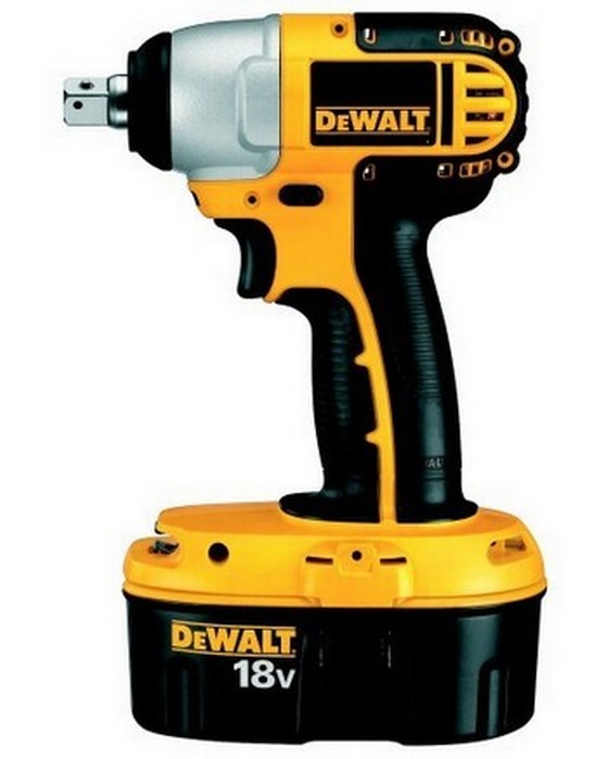 DEWALT DC820KB 18V IMPACT WRENCH 2 X 2.6ah Ni-MH BATTERIES