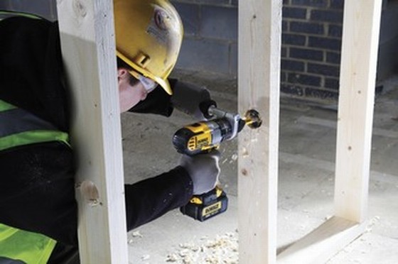 DEWALT DCD980L2 18V 3 SPEED XRP DRILL / DRIVER WITH 2 x 3.0Ah LITHIUM-ION XR BATTERIES