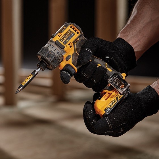 DEWALT DCF601D2-GB 12v BRUSHLESS SCREWDRIVER WITH 2 x 2.0ah BATTERIES