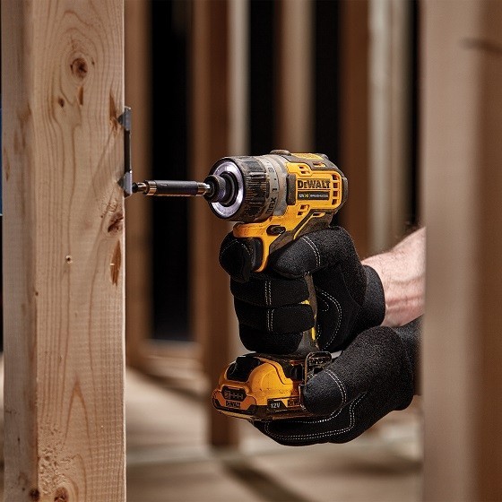 DEWALT DCF601D2-GB 12v BRUSHLESS SCREWDRIVER WITH 2 x 2.0ah BATTERIES