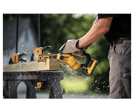 DEWALT DCMPS520N-XJ 18v XR 20cm PRUNING SAW BODY ONLY