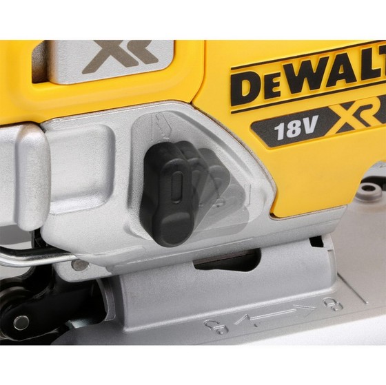 DEWALT DCS334N-XJ 18V XR BRUSHLESS JIGSAW (BODY ONLY)