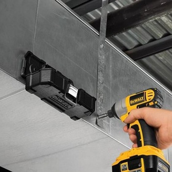 DEWALT DT7965 20 PIECE IMPACT RATED SCREW DRIVING SET IN MAG BOX