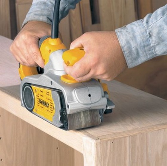 DEWALT DW433 3" HEAVY DUTY BELT SANDER 110V INCLUDES 10 80 GRIT SANDING BELTS