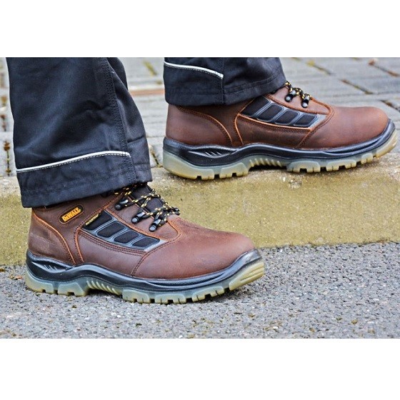 dewalt hudson safety boots