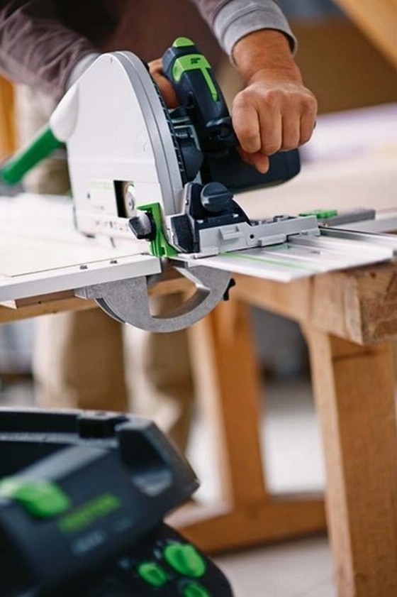 FESTOOL 561259 TS75EBQ-PLUS-FS 210MM PLUNGE SAW + 1.4M GUIDE RAIL 110V (SUPPLIED IN SYSTAINER CASE)
