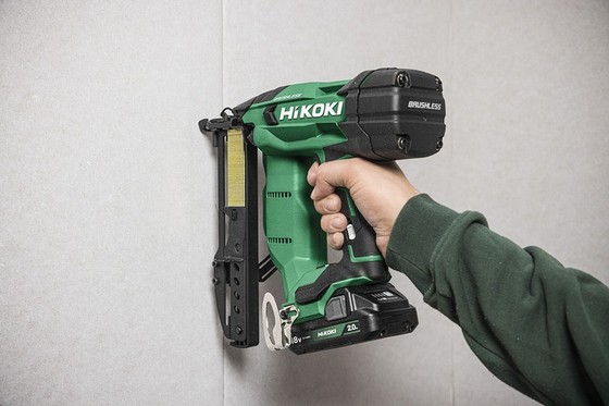 HIKOKI N1804DAJXZ 18V 18G CROWN STAPLER 2 X 2.0AH LI-ION BATTERIES AND CHARGER