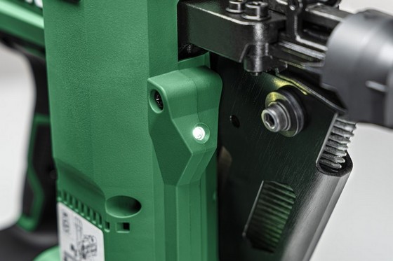 HIKOKI NR1890DCAJPZ 18V FRAMING NAILER 2 X 5.0AH LI- BATTERIES AND CHARGER (2ND GEN NAILER) C/W BOX OF 3.1 X 90MM NAILS 