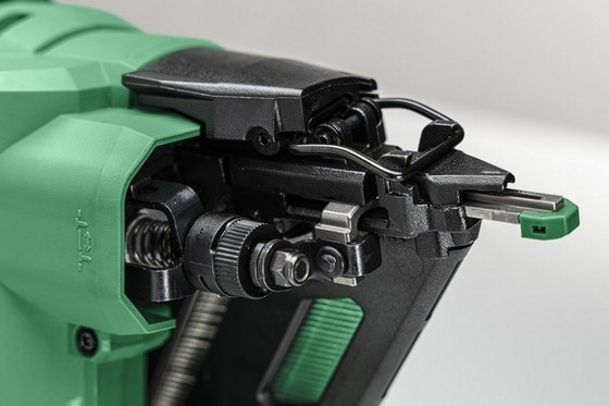 HIKOKI NT1865DAAJXZ 18V 15G ANGLED FINISH NAILER 2 X 2.0AH LI-ION BATTERIES & CHARGER (2ND GEN NAILER)