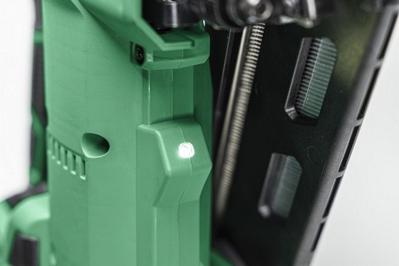 HIKOKI NT1865DAAJXZ 18V 15G ANGLED FINISH NAILER 2 X 2.0AH LI-ION BATTERIES & CHARGER (2ND GEN NAILER)