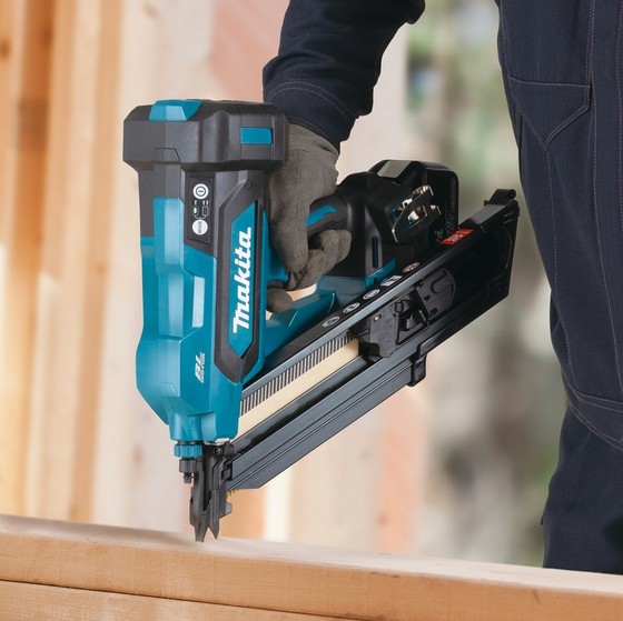 MAKITA DBN900ZK 18v LXT BRUSHLESS 1ST FIX FRAMING NAIL GUN (BODY ONLY) + Free battery