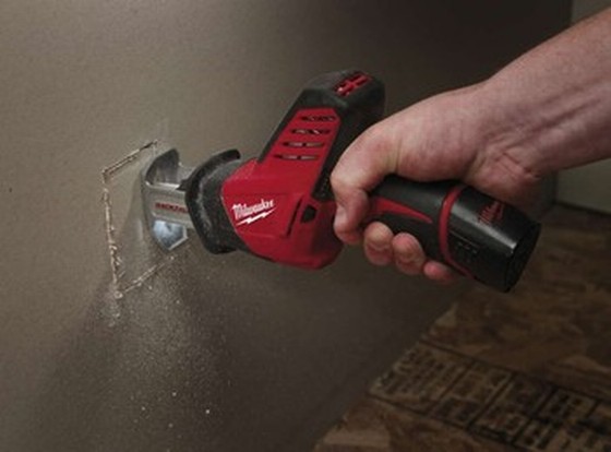 MILWAUKEE C12D 12V SCREWDRIVER WITH C12HZ HACKSAW 2 X 1.5ah RED LITHIUM BATTERIES + 3Rd BATTERY & KIT BAG
