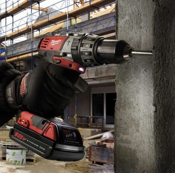 MILWAUKEE C18PD-32 18V COMBI DRILL 2 X 3.0ah RED LITHIUM BATTERIES + 3RD BATTERY AND BAG