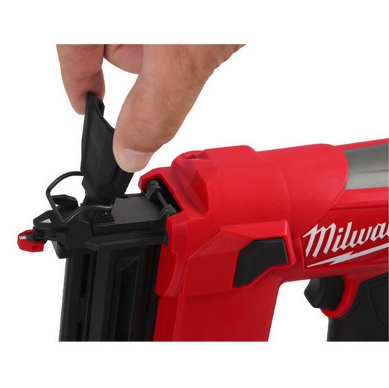 MILWAUKEE M12FCN18GS-202X 18GA STRAIGHT NAILER 2X 2ah BATTERIES