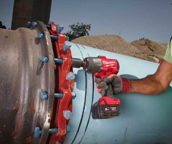 MILWAUKEE M18FHIW2F12-503X 18v BRUSHLESS HI IMPACT WRENCH 3 X 5.0AH BATTERY AND CHARGER