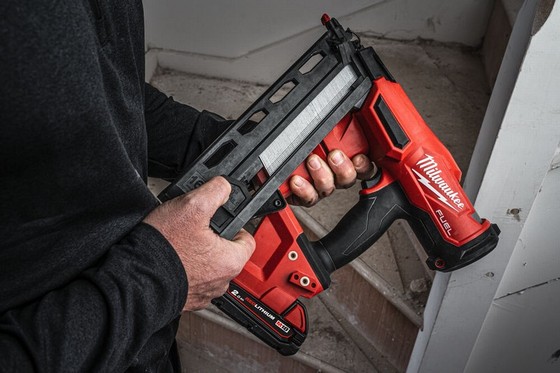 MILWAUKEE M18FN16GA-0X 18V BRUSHLESS 16 GAUGE ANGLED FINISH NAILER (BODY ONLY) (SUPPLIED IN CARRY CASE)