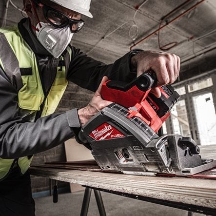 MILWAUKEE M18FPS55-552P 18V PLUNGE SAW GB2 4933478779