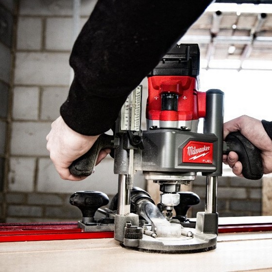 MILWAUKEE M18FR12-OX 18v BRUSHLESS 12mm ROUTER (BODY ONLY) SUPPLIED IN CARRY CASE