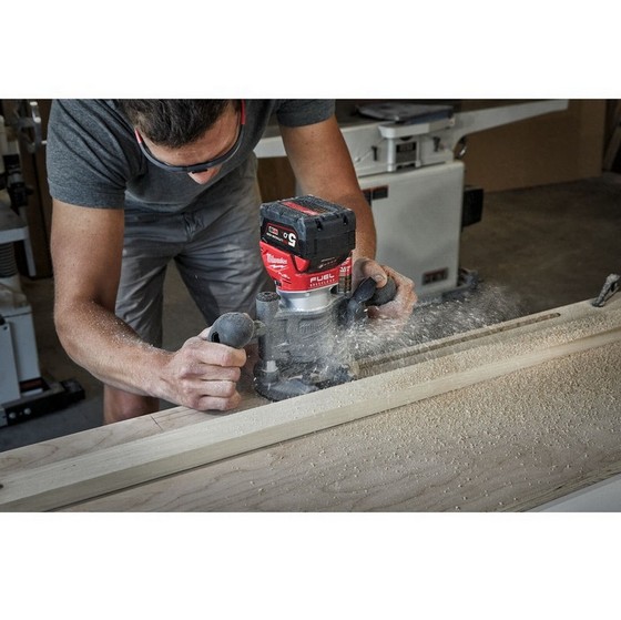 MILWAUKEE M18FTR-0X 18V FUEL BRUSHLESS ROUTER (BODY ONLY, SUPPLIED IN CARRY CASE)
