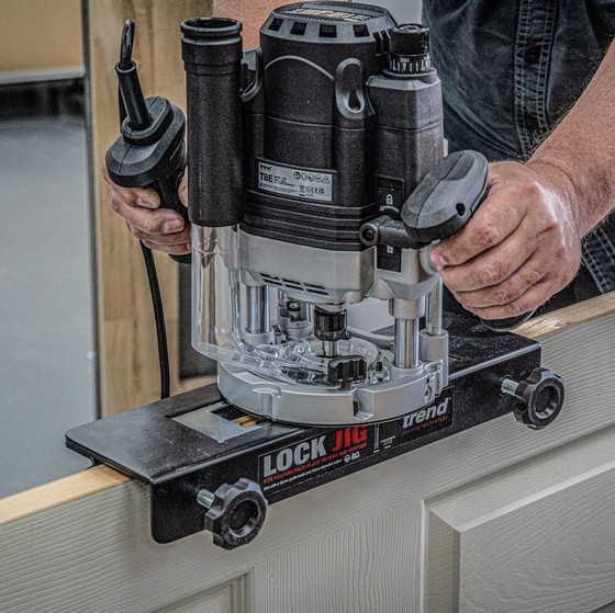 TREND 1/2in 2200W DUAL-MODE PLUNGE ROUTER 110v T8ELK